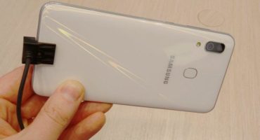 Samsung-Galaxy-A30-HO-02-1220×915